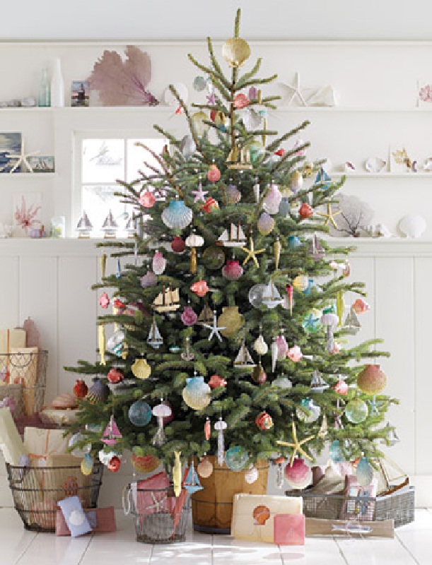 modern-christmas-tree-decorations-