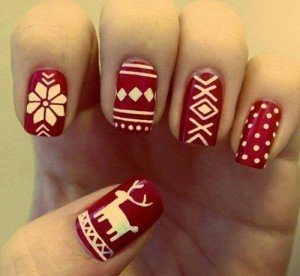 33 ATTRACTIVE CHRISTMAS NAIL ART TO GIVE A COZY LOOK TO THE FESTIVE SEASON……