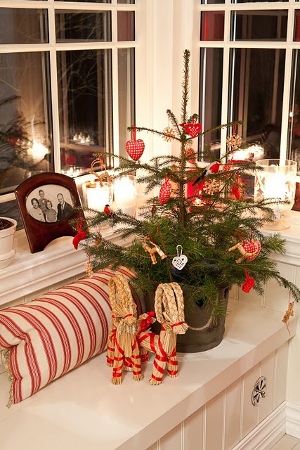 space-saving-christmas-trees-for-small-spaces-1