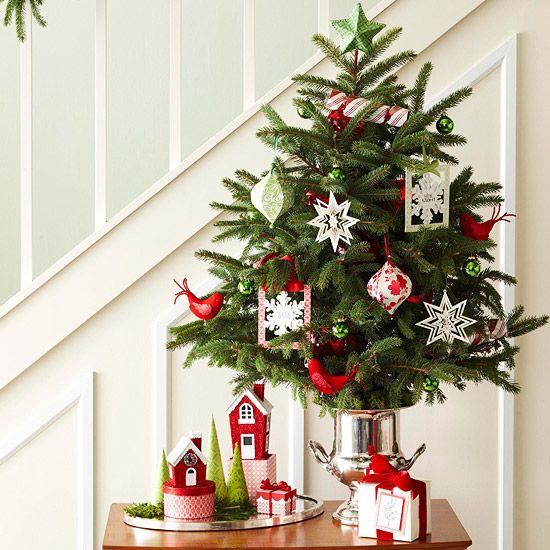 space-saving-christmas-trees-for-small-spaces-6