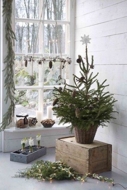 space-saving-christmas-trees-for-small-spaces-7