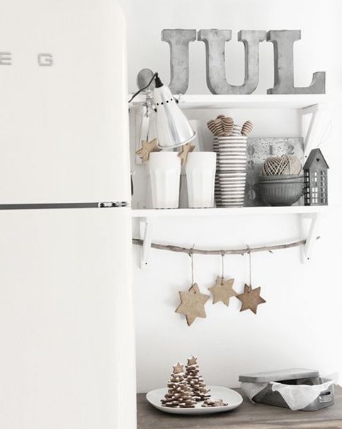 stylish-christmas-decor-ideas-in-all-shades-of-grey-5