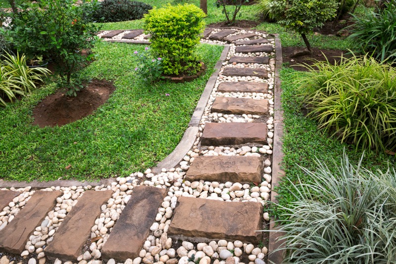 37 Mesmerizing Garden Stone Path Ideas, Stone For Garden Pathway
