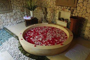 22 COZY VALENTINE BATHROOM DECORATION IDEAS……