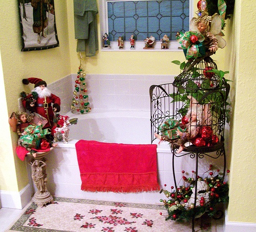 Cute-Bathroom-Decorating-Ideas-For-Christmas2014