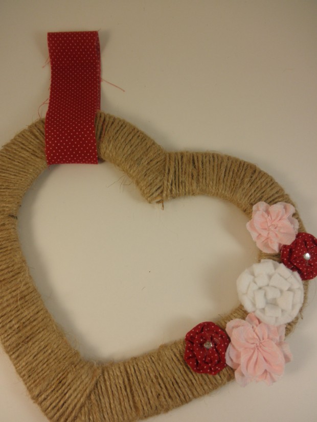Heart-Melting-Handmade-Valentines-Wreaths-12-