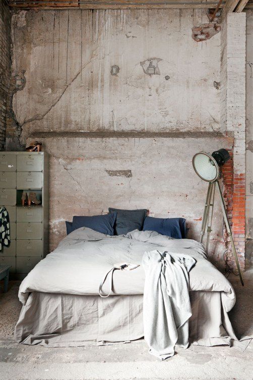Industrial-Bedroom-Designs-2.