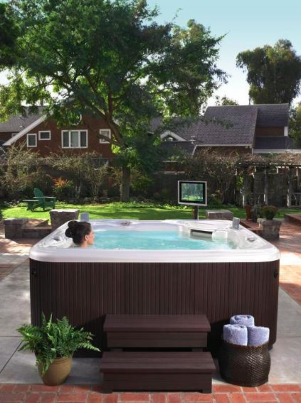 Outdoor-Spa-Ideas-For-Your-Home-2