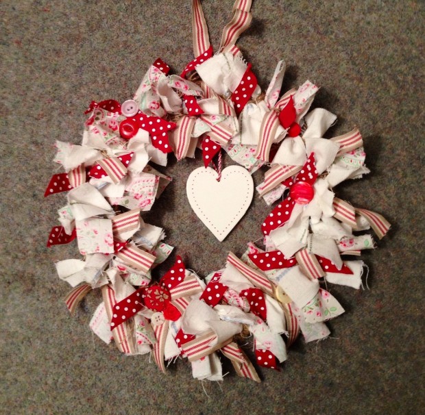 Outstandingly-Cute-Handmade-Valentines-Wreath-Designs-20