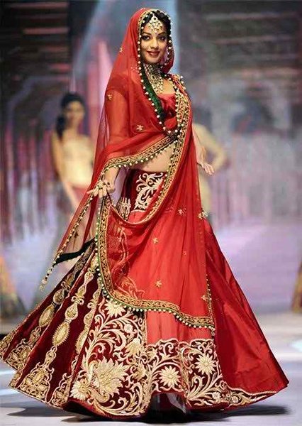 Red-Color-Bridal-Trends-2015-Of-Indian-Wedding-Dresses-013