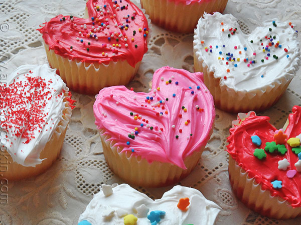 Valentine-Heart-Cupcakes1