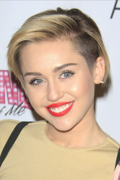 11-undercut-hairstyle-of-miley-cyrus