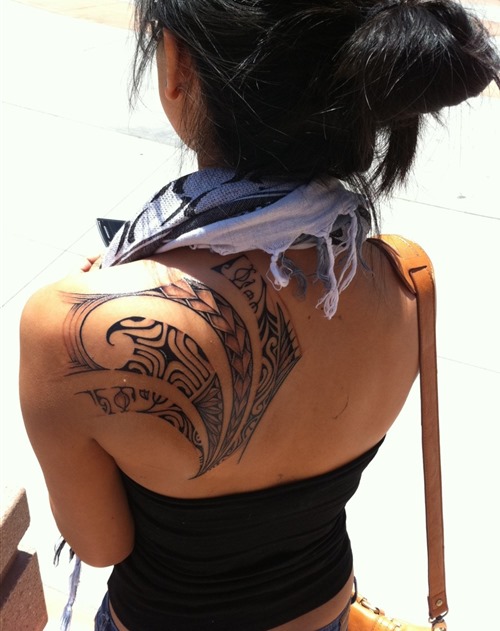 Back-Shoulder-Hawaiian-Tattoos-for-Girls.
