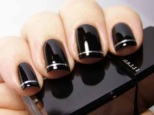 Black-nail-polish-with-silver.