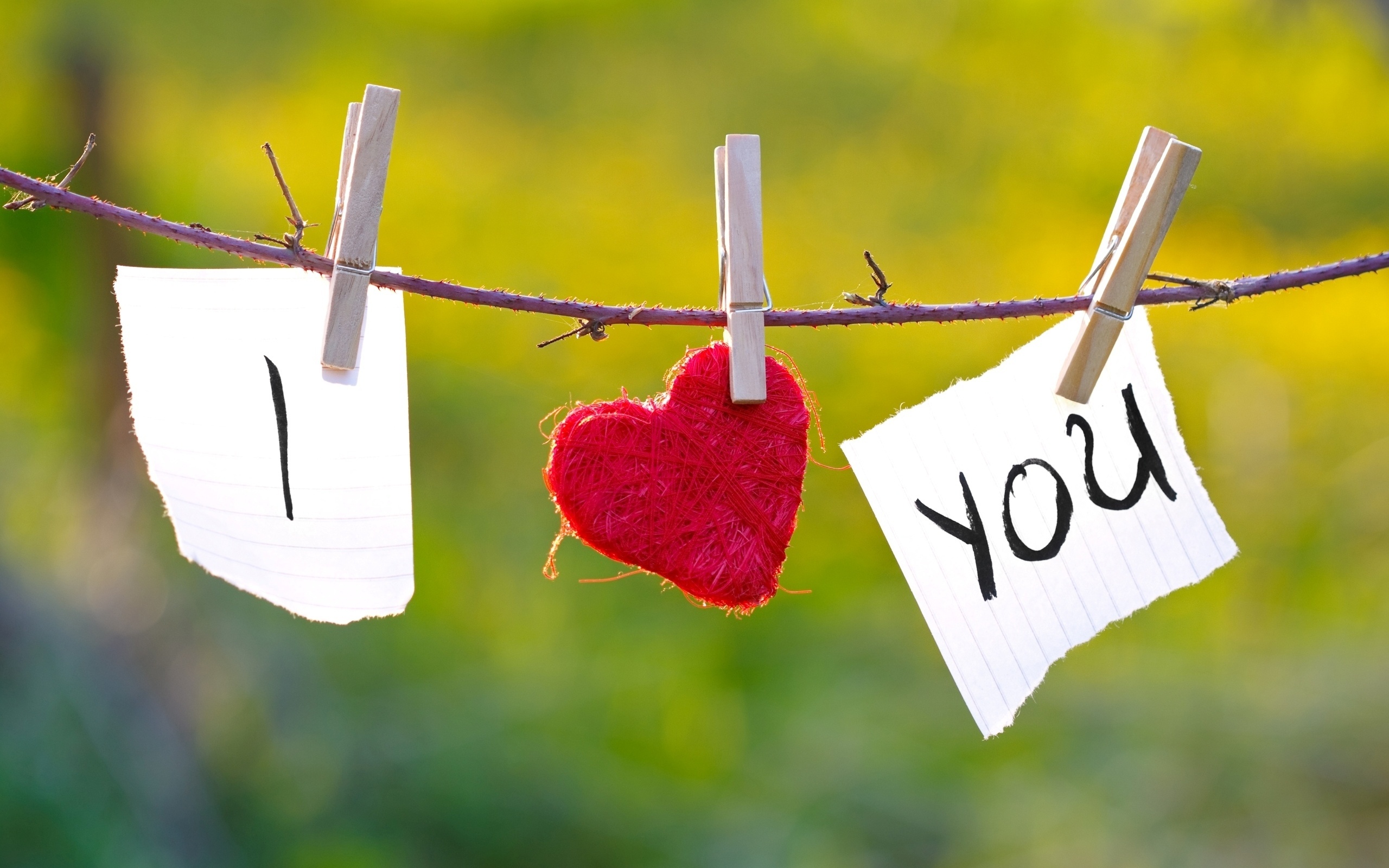 I-heart-you-hanging-Happy-Valentines-Day-2015-Wallpaper.