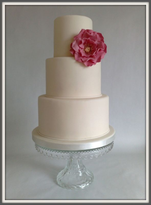 Simple-Small-Wedding-Cake.