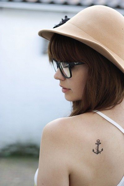 Small-Tattoos-For-Girls-...-I-Def-Want-An-Anchor-Tattoo.