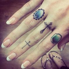 creative-finger-tattoo-ideas