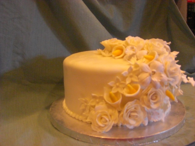 small wedding cake..2