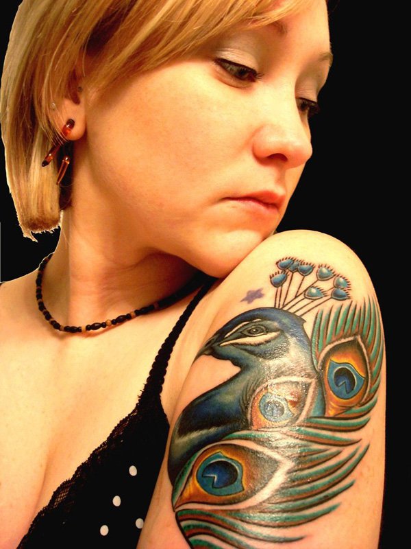 37-Peacock-quarter-sleeve-tattoo.