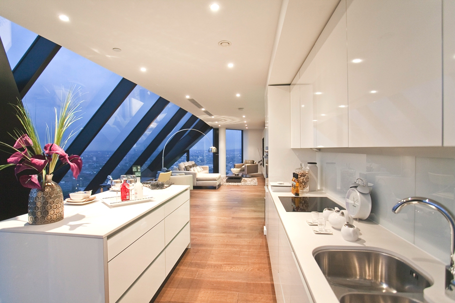 Amazing-Wooden-Floor-And-Best-View-Luxury-Penthouse-Overlooking-London’s-Majestic-Skyline-For-Ideas-2015.