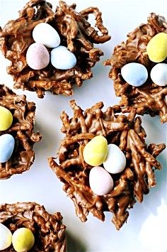 Chocolate-covered-pretzels-Easter-Nest-Cookie-Ideas.
