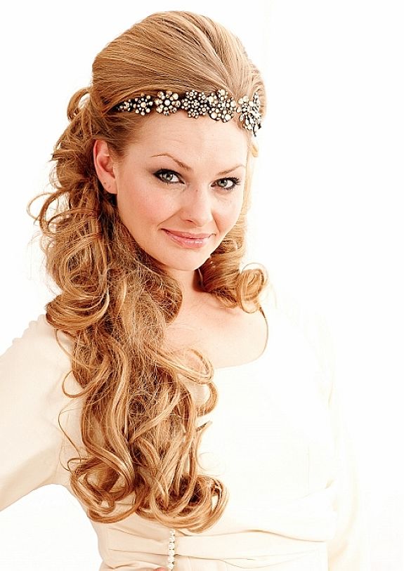 Classy-Hairstyles-With-Headbands.