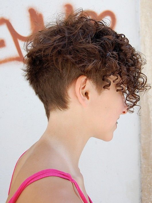Curly-Pixie-Hairstyle-for-Brown-Hair.