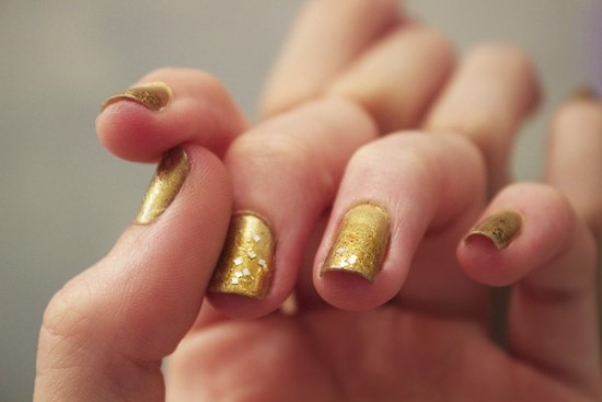 Gold-Glitter-Nail-Designs-28.