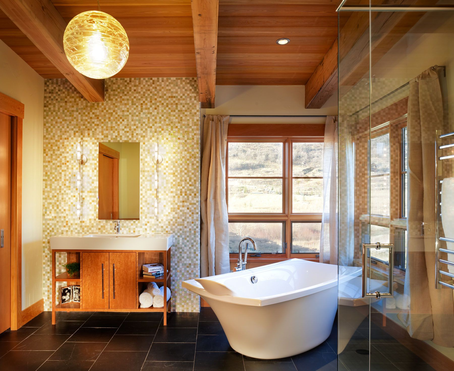 Luxury-Rustic-Bathroom-Design-Ideas.