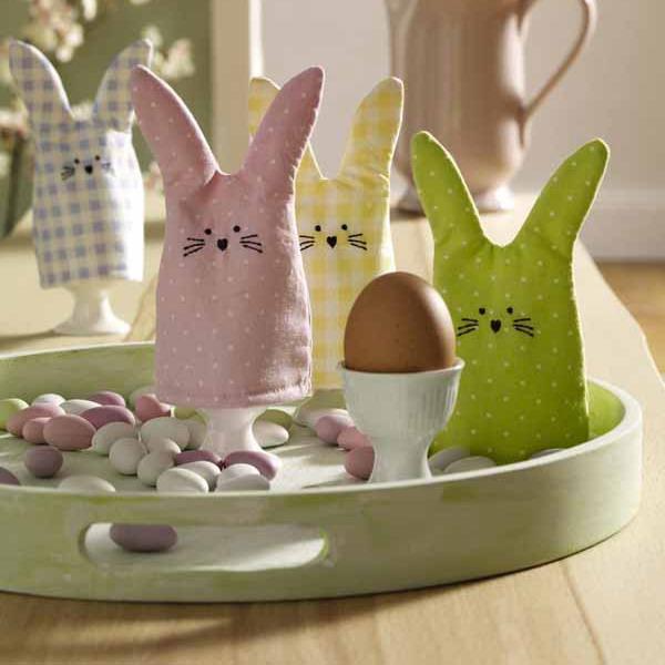 easter-decorating-recycled-crafts-tables-decorations-9.