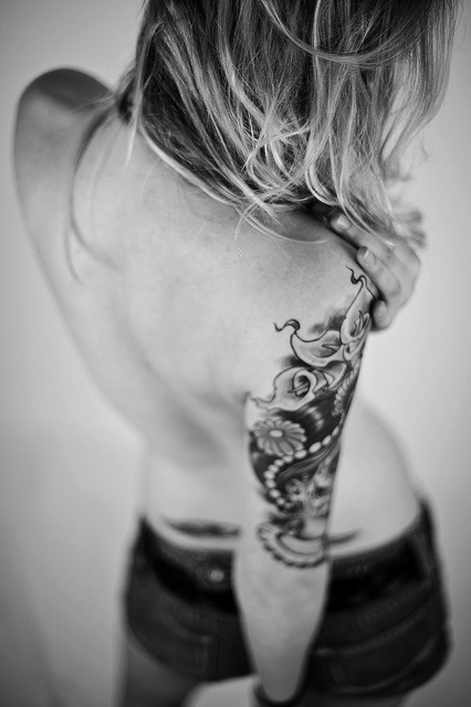 girl-right-half-sleeve-black-and-white-tattoo.