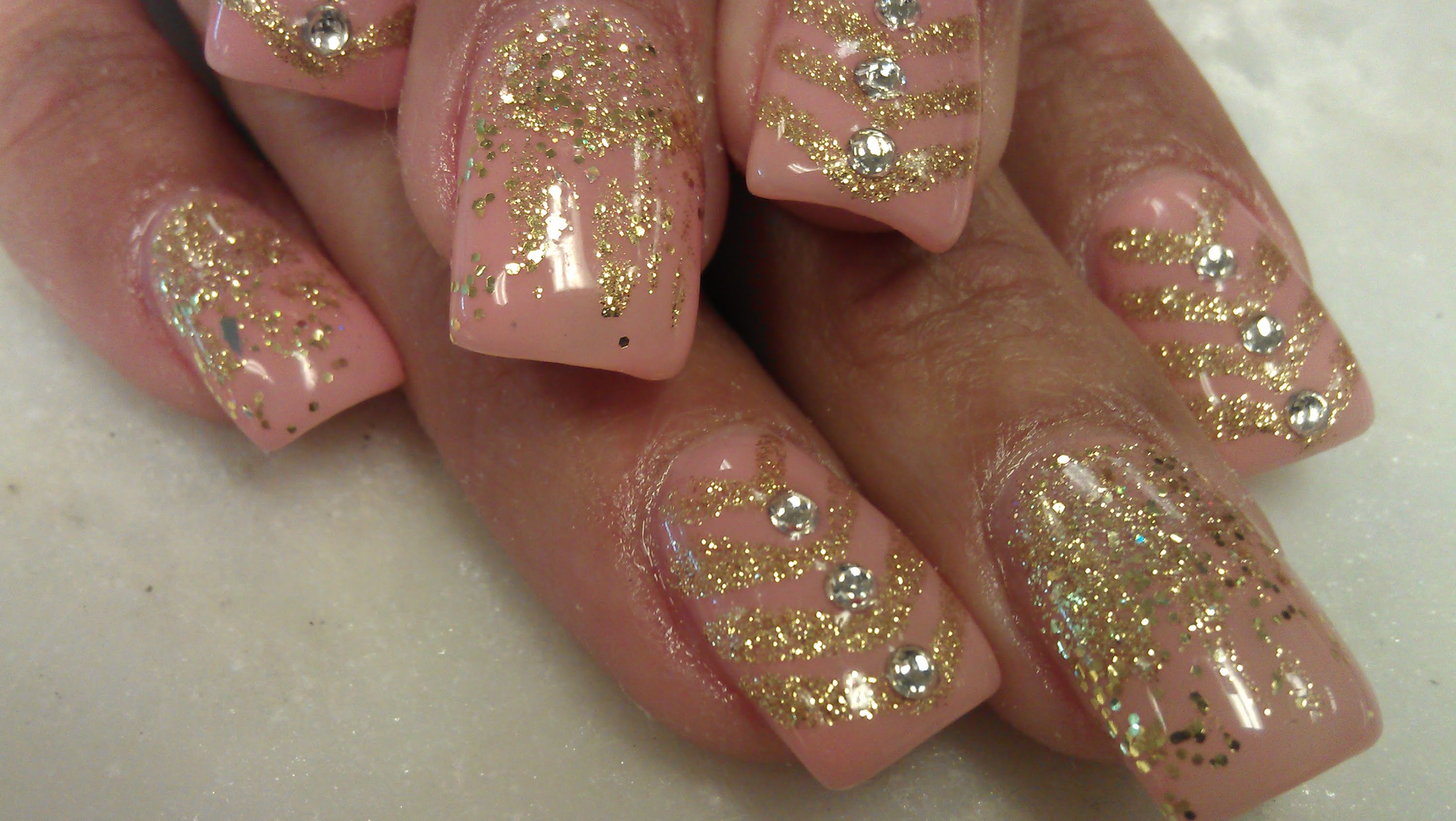 gold glitter nail art