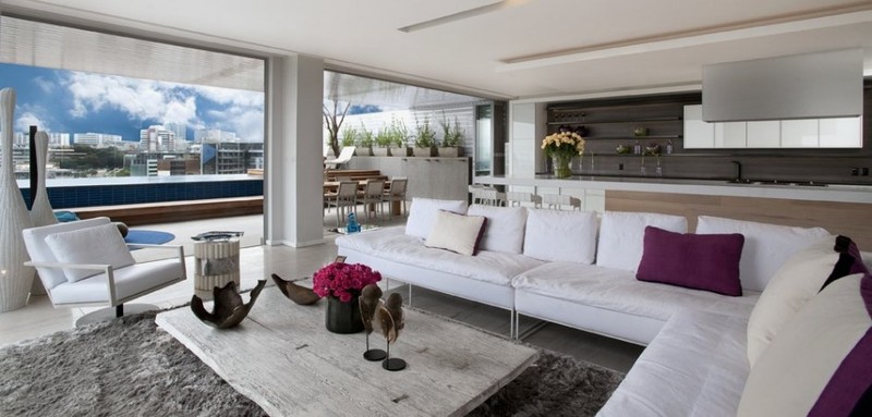 living-room-of-Modern-and-Luxury-Three-level-Penthouse.