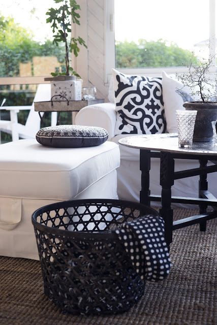 Black And White Outdoor Space Ideas 10