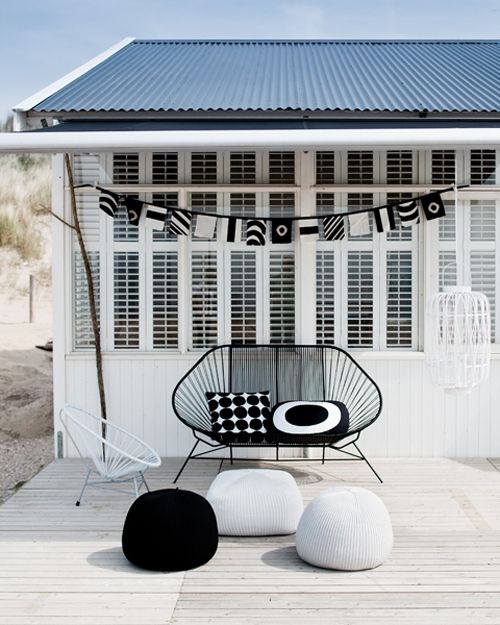 Black And White Outdoor Space Ideas 11