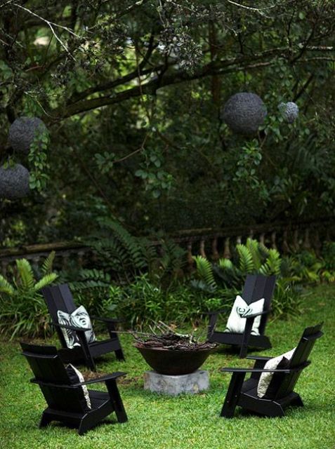 Black And White Outdoor Space Ideas 12