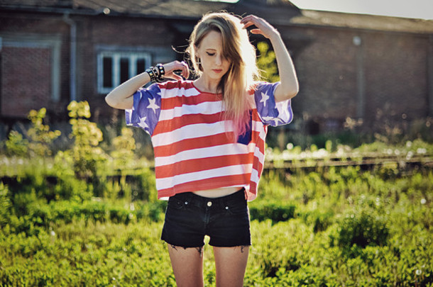 american-flag-american-cropped-print-alice-point-red-t-shirt-blue-t-shirt-white.