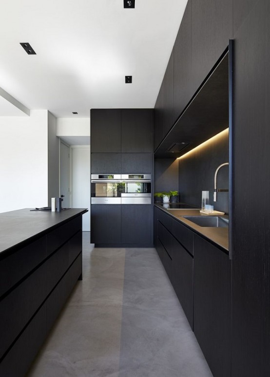 striking-black-kitchens-to-make-a-statement0