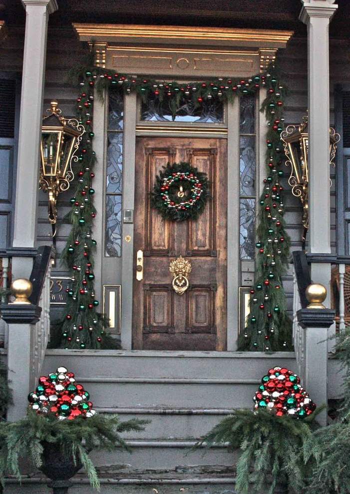 christmas-porch-decorating_28