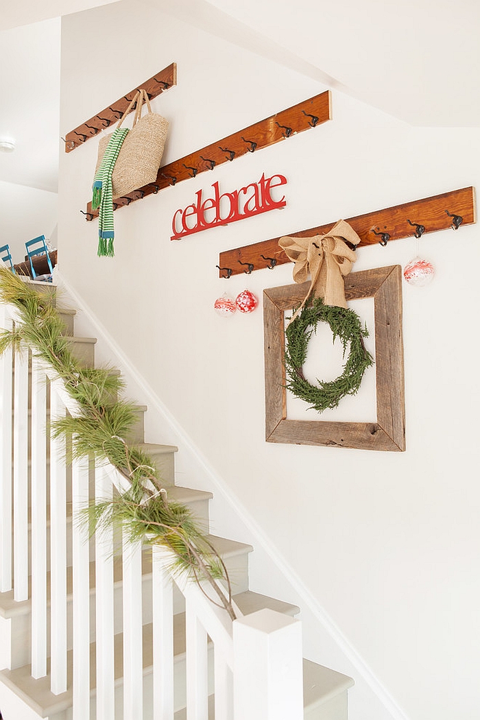 christmas-staircase-decorating-34
