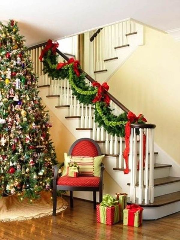 christmas-staircase-decorating00