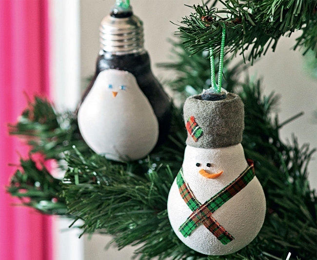diy-christmas-ornaments-light-bulbs-penguin-snowman