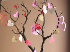 20 EASY DIY VALENTINE DECORATION IDEAS….