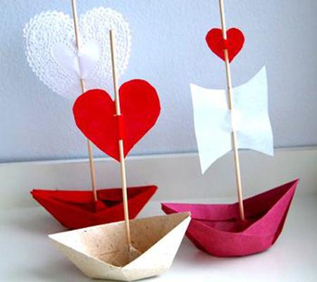 creative-diy-valentine-day-gift-with-red-paper-boat-feat-red-heart
