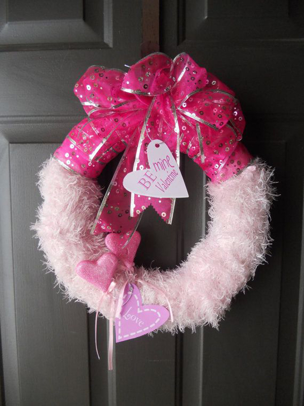 pink-valentine-wreath-gifts