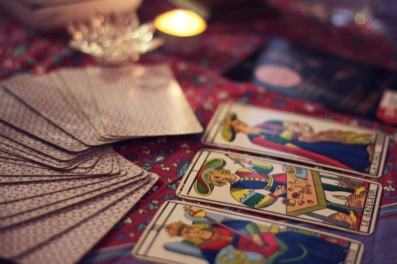 why-reading-tarot-cards-for-yourself-may-be-a-bad-idea-godfather-style