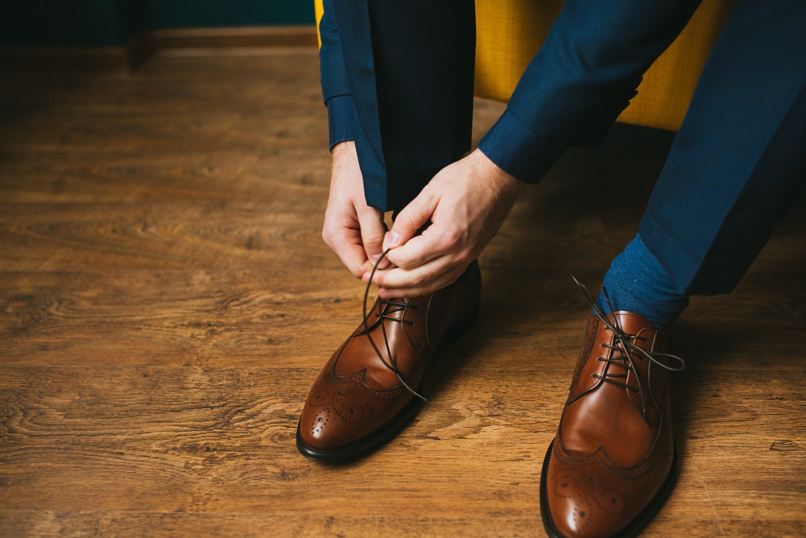 Как завязывать шнурки на туфлях мужских